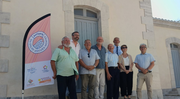 Les quatre collectivités de l'Entente du Golfe d’Aigues-Mortes réunies au phare de l'Espiguette