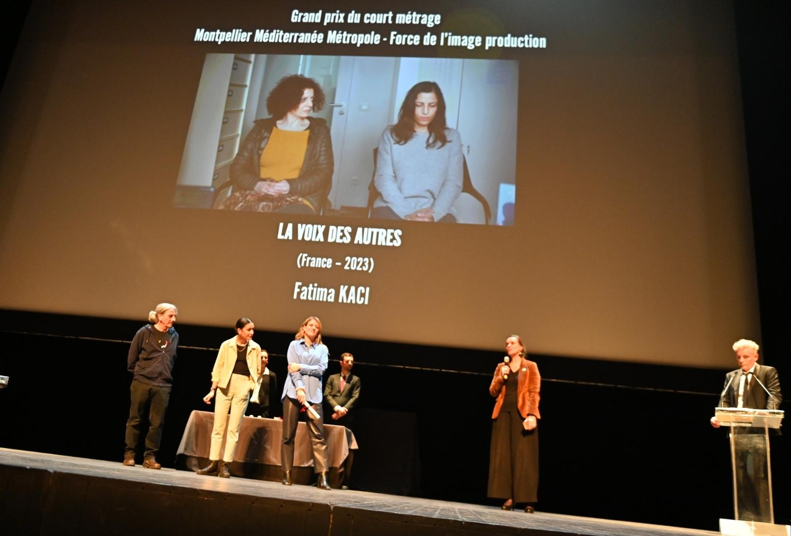 La Voix des autres, grand prix du court métrage remis par Agnès Robin, adjointe déléguée à la culture