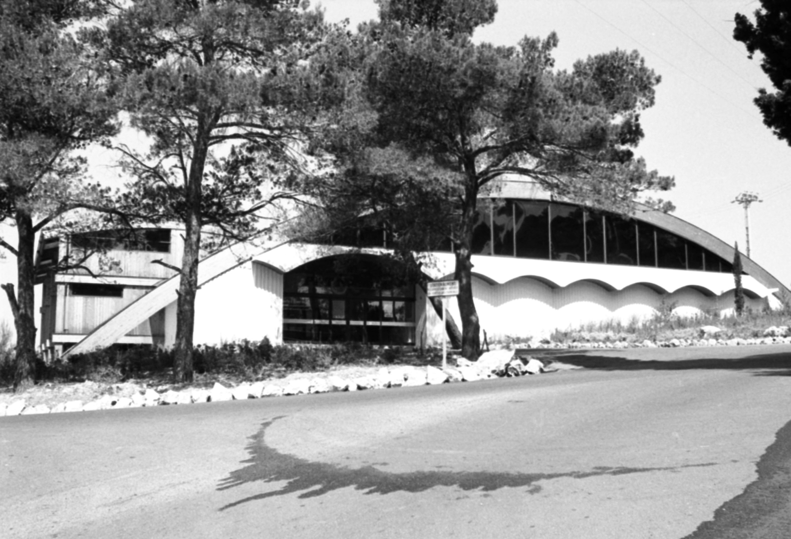 Extérieur de la patinoire de Lunaret