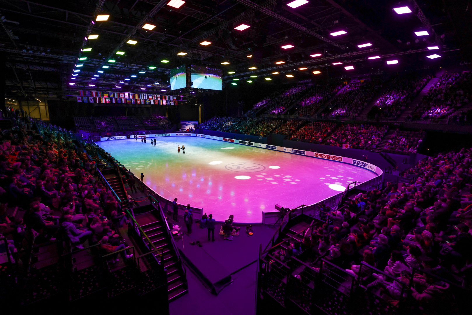 La piste de glace montée à l'Aréna pour les championnats du monde de patinage artistique en mars 2022