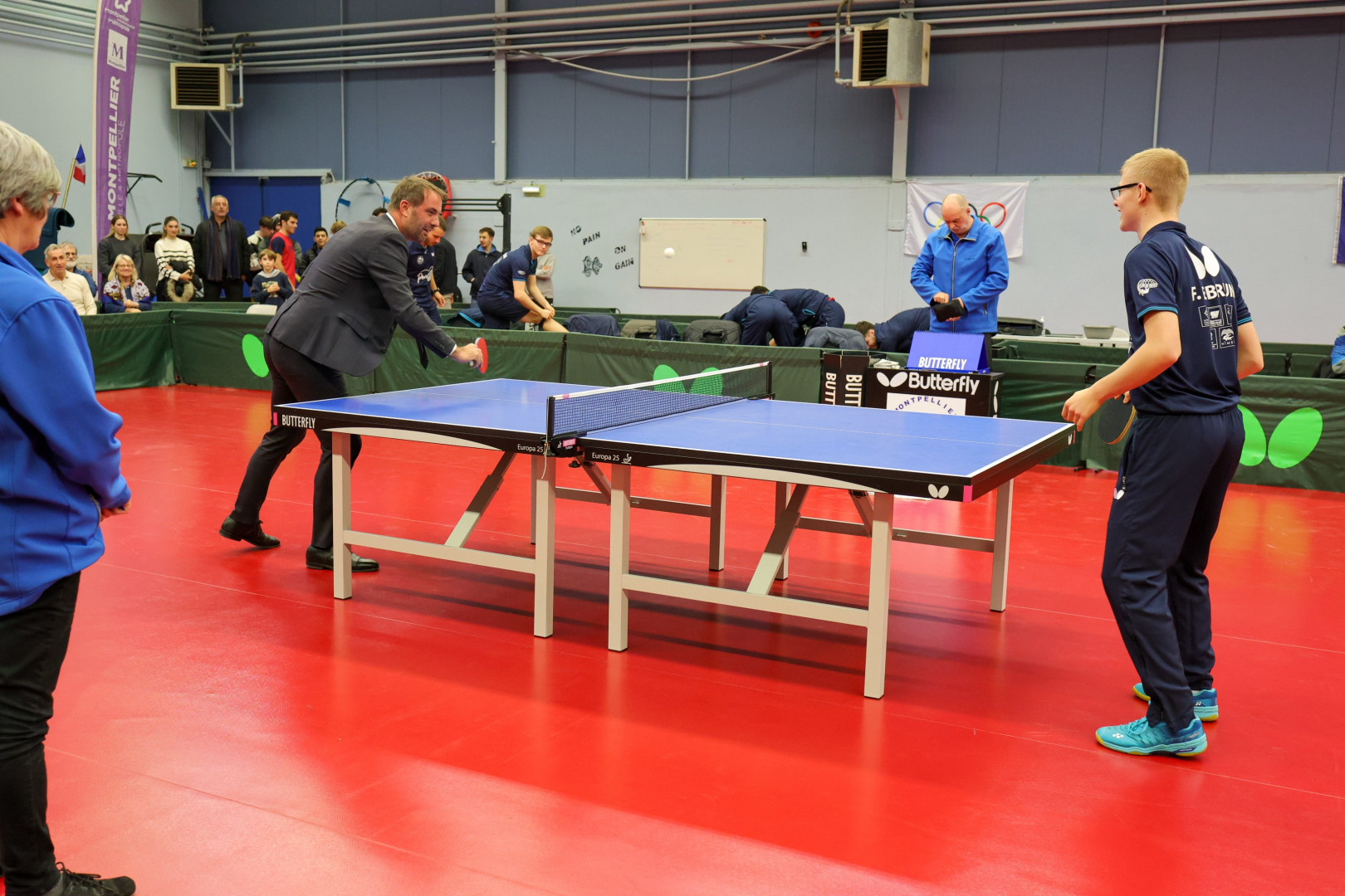 Guillaume - Maurepas,Yvelines : Joueur et entraîneur expérimenté de tennis  de table au niveau national propose des cours de ping pour tous les niveaux  dans les Yvelines.