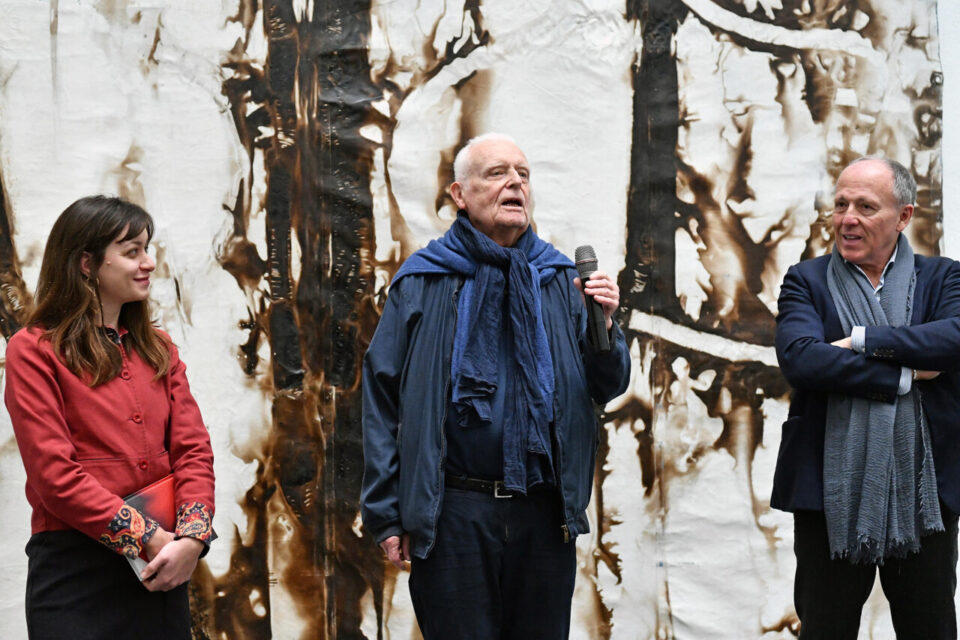 Vernissage de l'exposition, le 15 décembre. Autour de Christian Jaccard, Michel Hilaire, conservateur général du patrimoine, directeur du musée et Maud Marron-Wojewodzki, conservatrice du patrimoine, responsable des collections modernes et contemporaines.