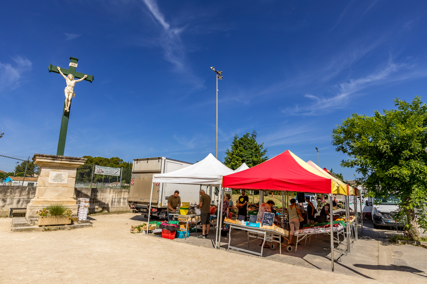 Le marché hebdomadaire de Saint-Drézéry