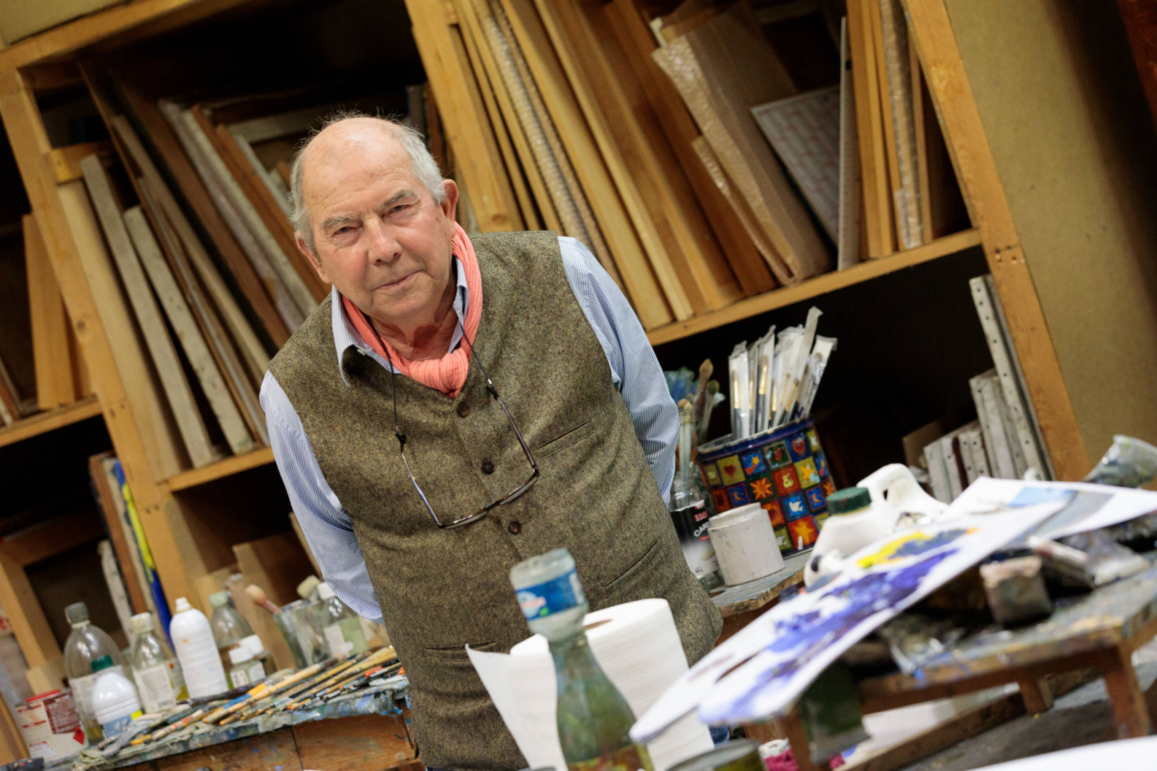 Vincent Bioulès dans son atelier