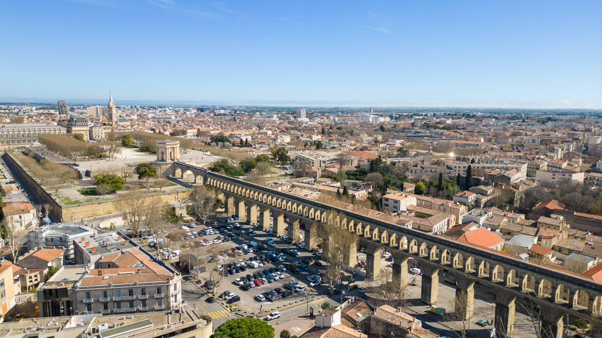 Vue aérienne aqueduc Montpellier.