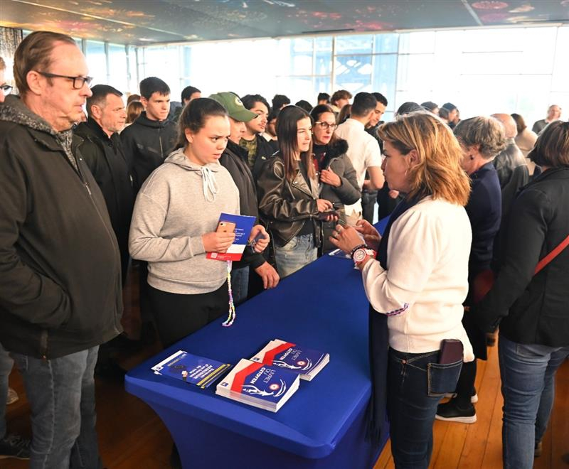 Distribution des cartes électorales