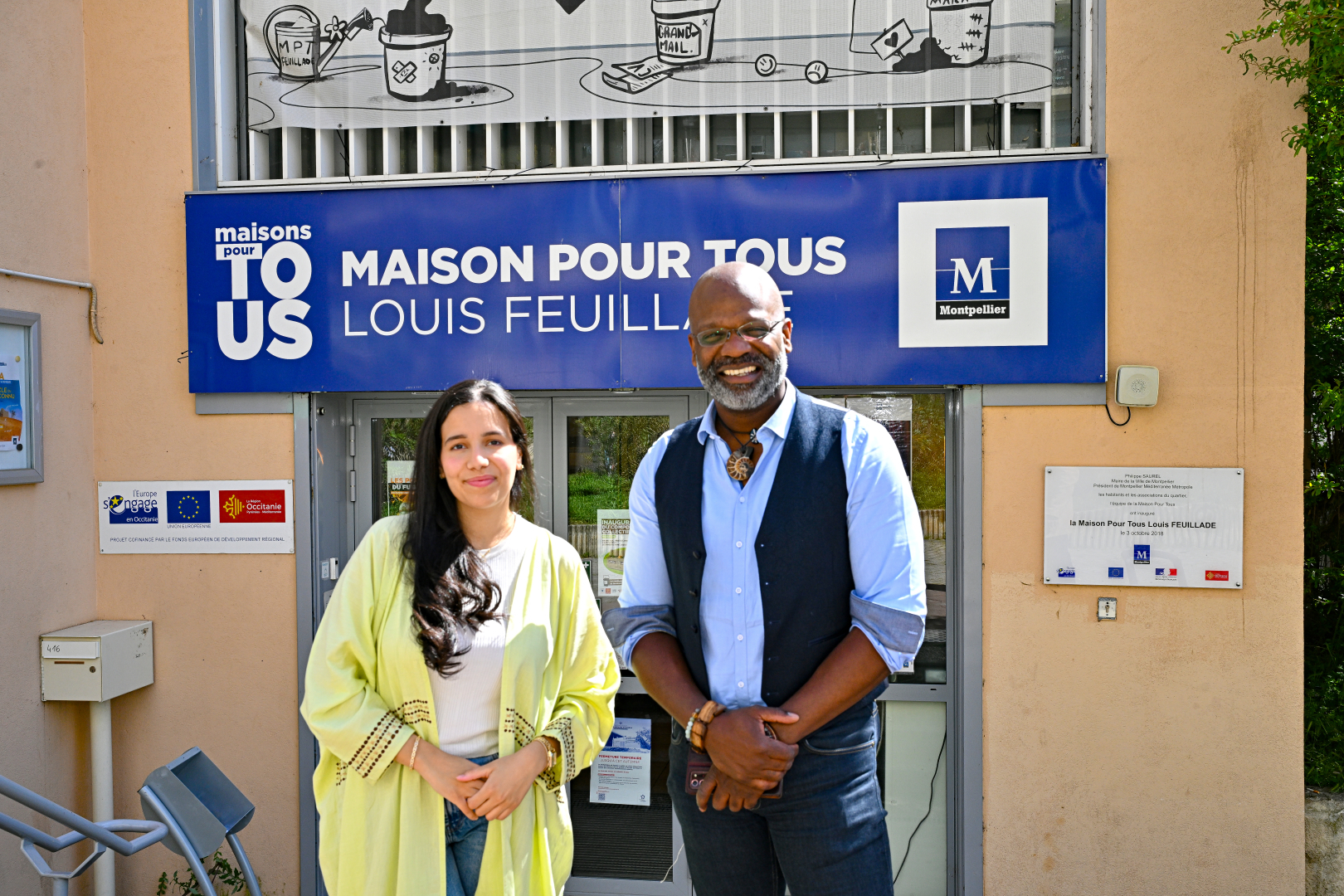 Oumayna, formatrice de Banlieues Climat, aux côtés de Willem Falbaire, directeur de la MPT Louis Feuillade, qui a accueilli l'association