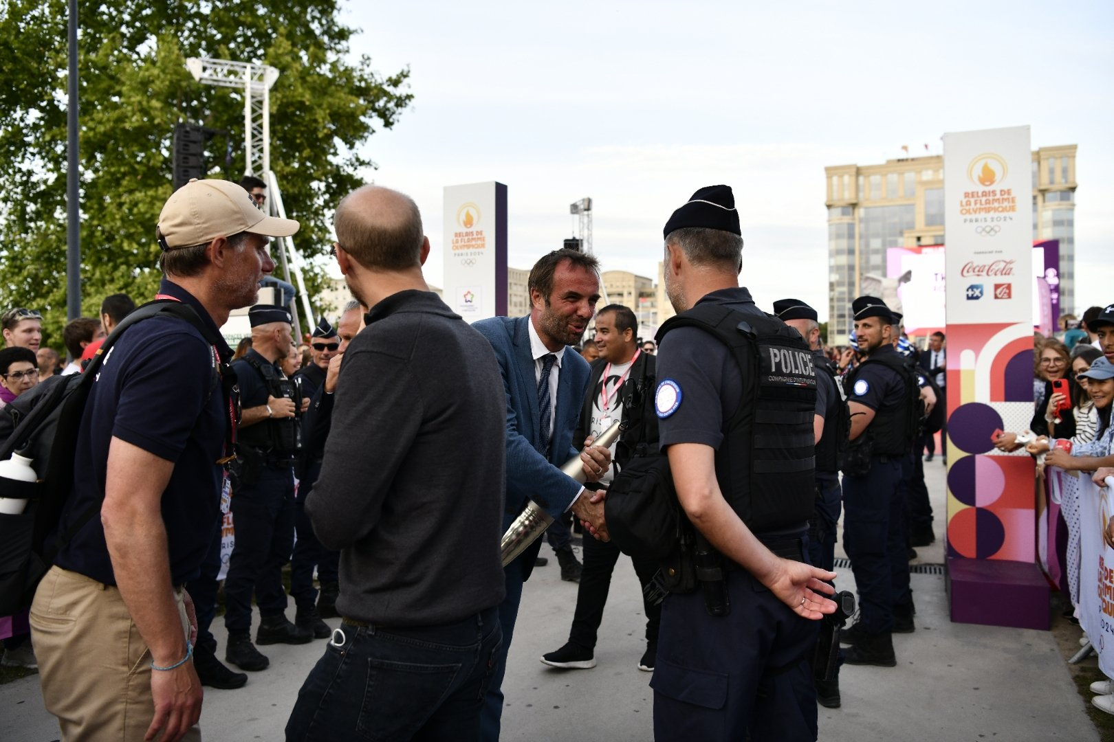 Le maire de Montpellier remercie les forces de l'ordre. Plus de 2 000 policiers, gendarmes et pompiers étaient mobilisés pour l'évènement 