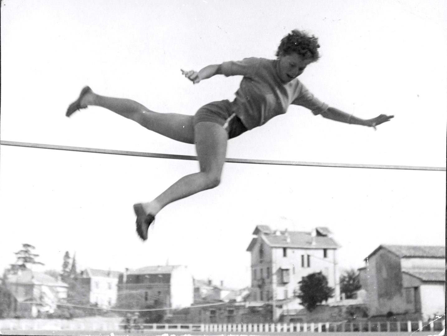 Saut en hauteur au stade Philippidès