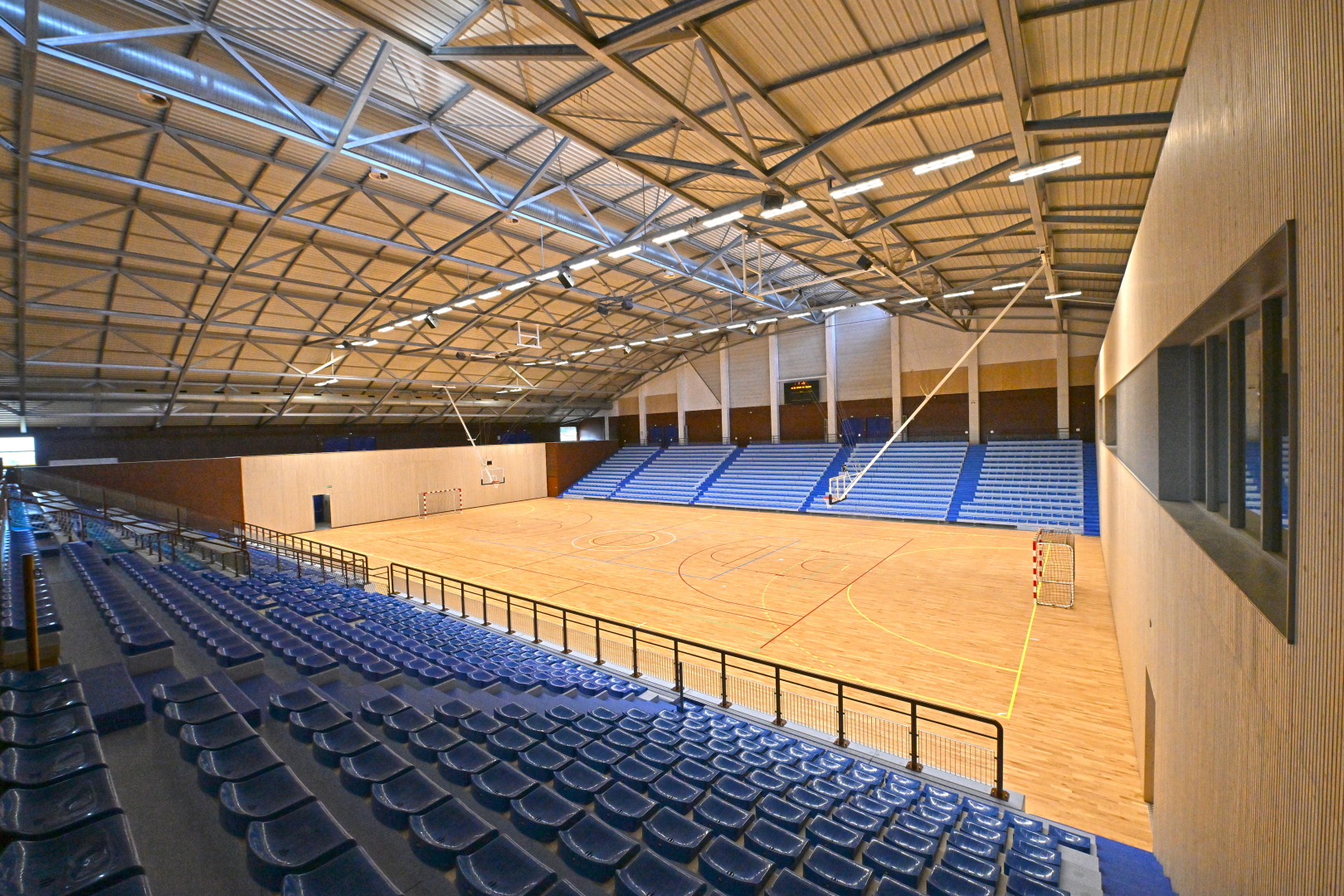 Intérieur rénové du palais des sports Pierre de Coubertin 