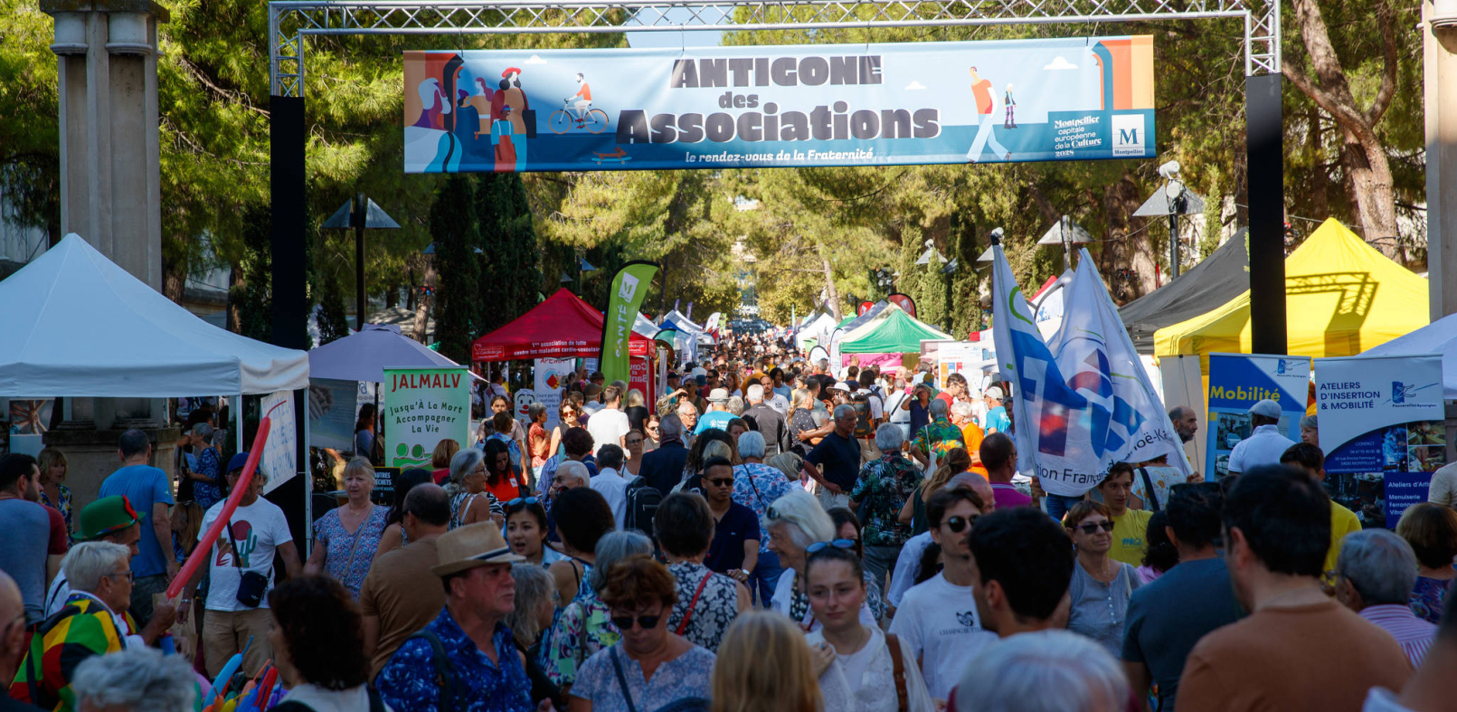 les stands de l'Antigone des associations 