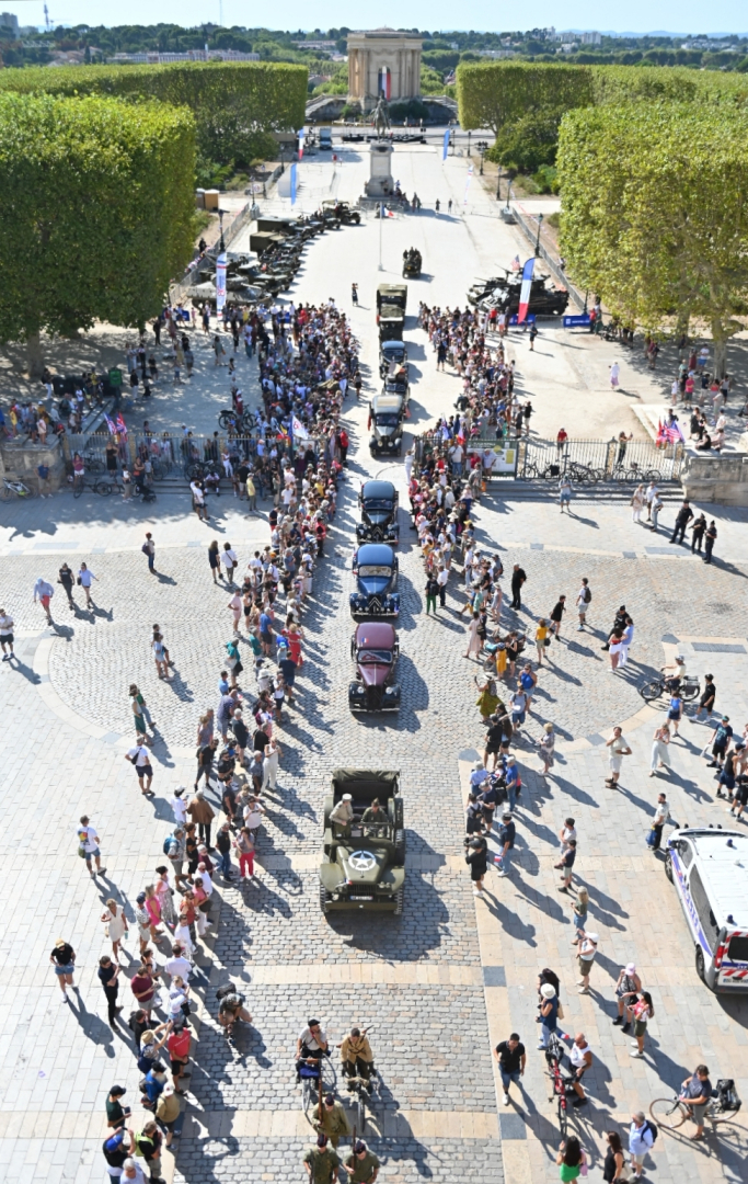 vue aérienne départ du cortège du Peyrou 