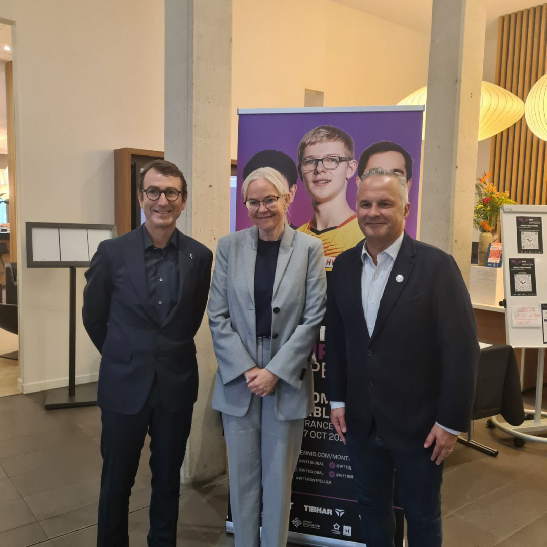 Christian Assaf, vice-président de la Métropole délégué aux Sports, et Gilles Erb, président de la FFTT, ont proposé Montpellier pour accueillir les mondiaux en 2027 à Petra Sorlïng, présidente de l'ITTF