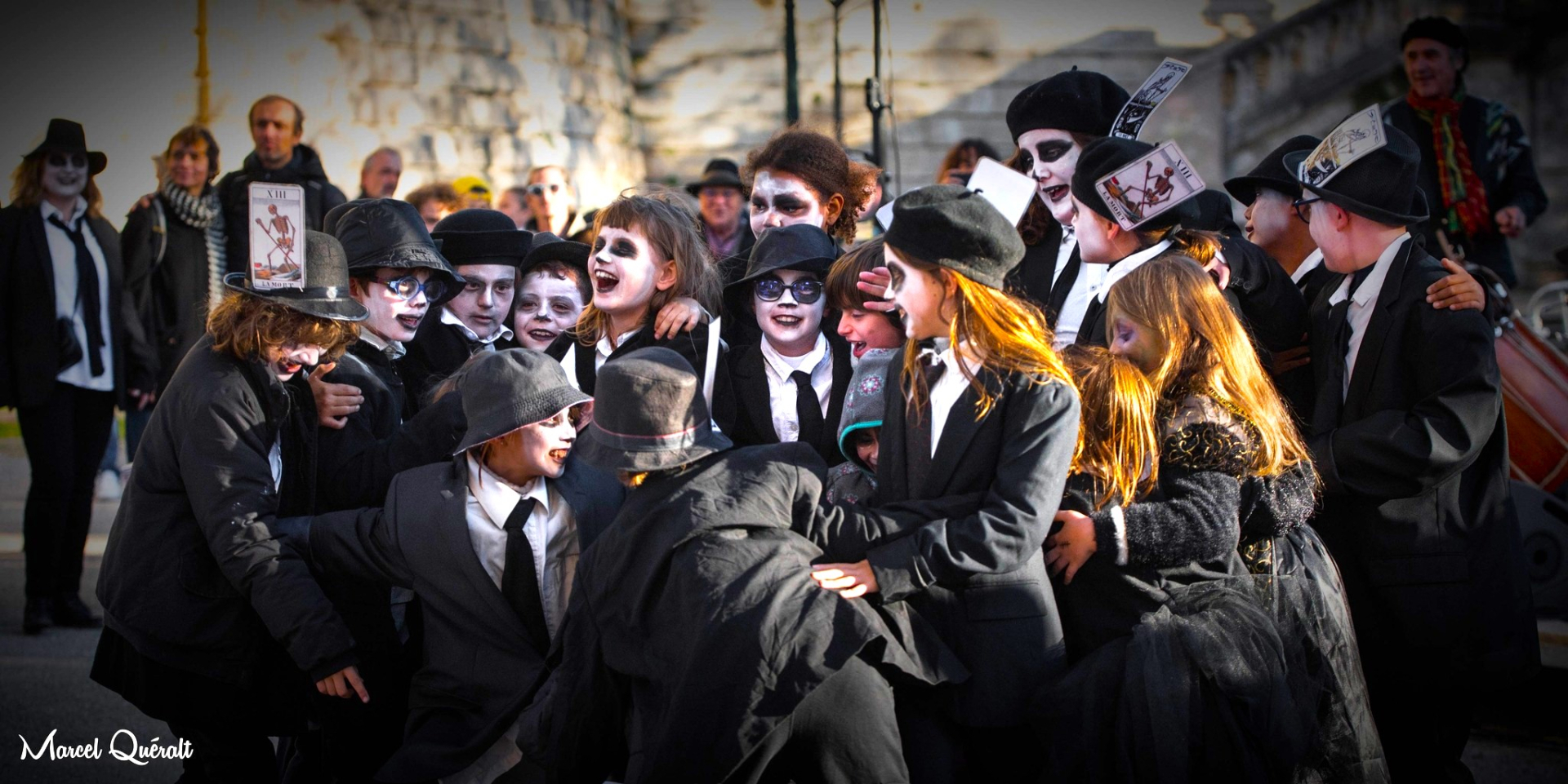 Groupe d'enfants déguisés