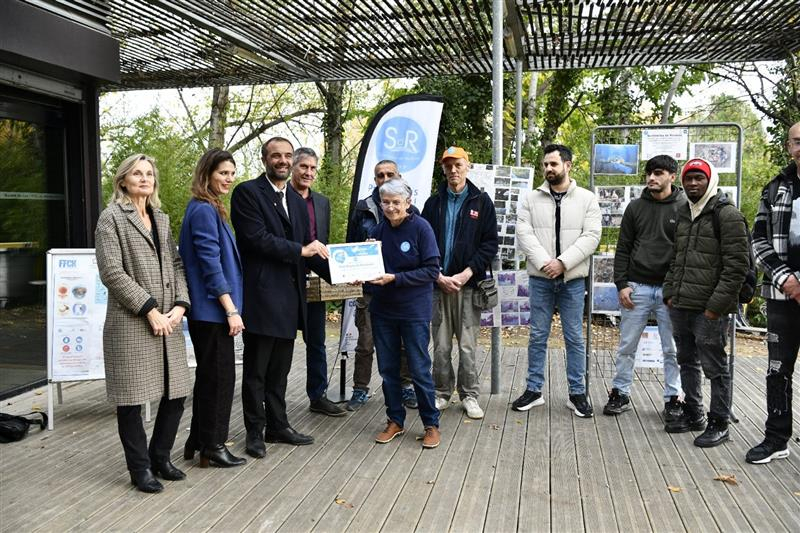 Remise du chèque à Sentinelles de Rivières