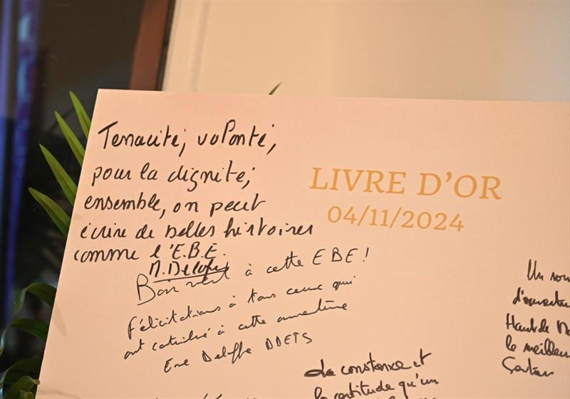 Un mot sur le livre d'or