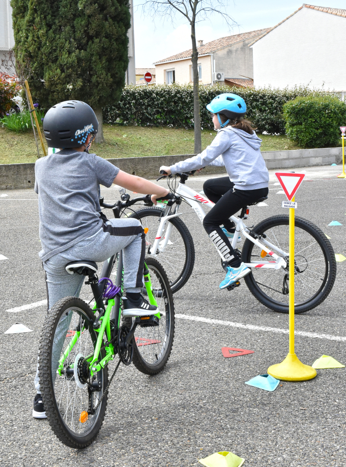 enfants vélos parcours formation pratique 