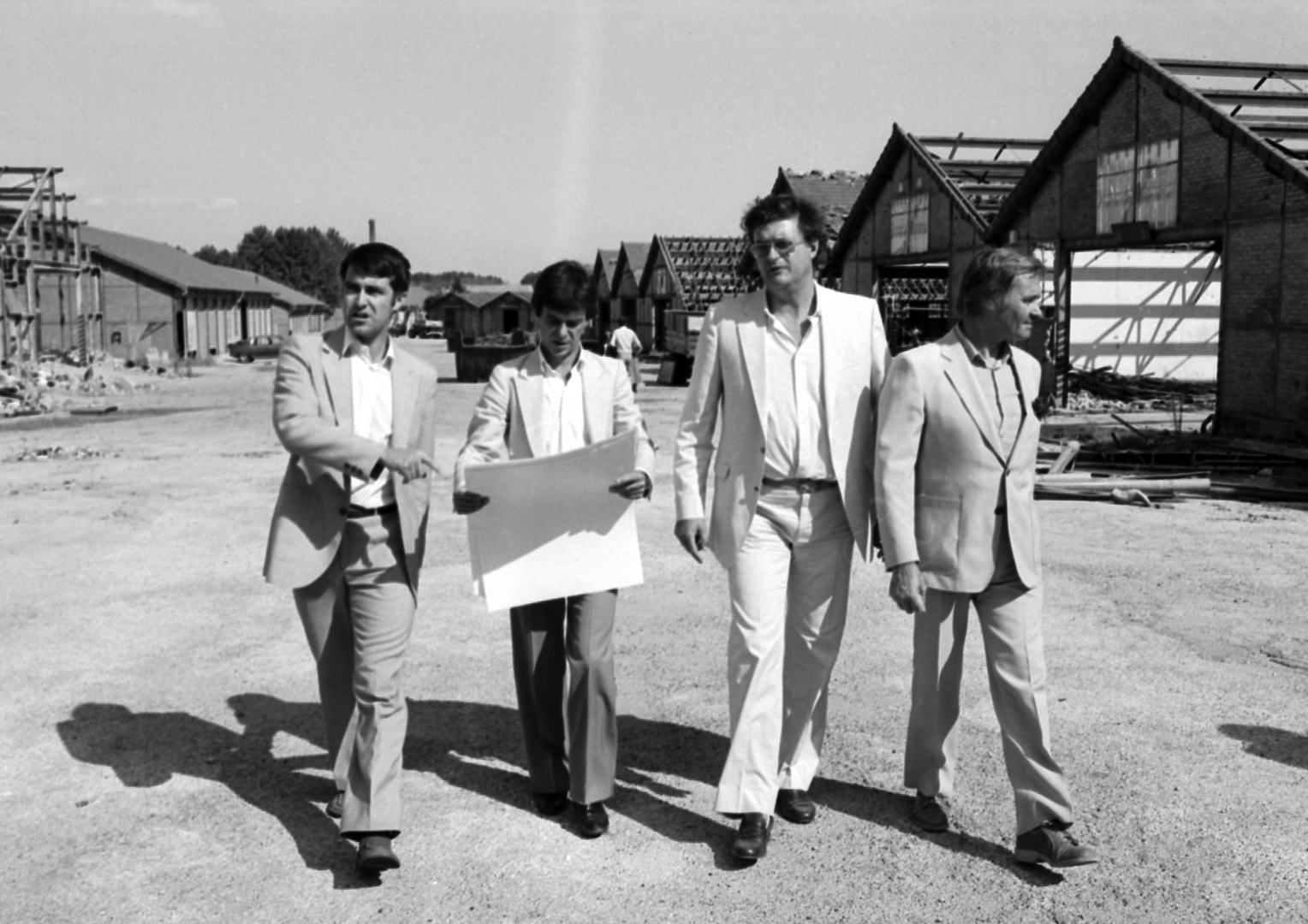 Ricardo Bofill, Georges Frêche et Raymond Dugrand lors d'une visite de chantier en 1979