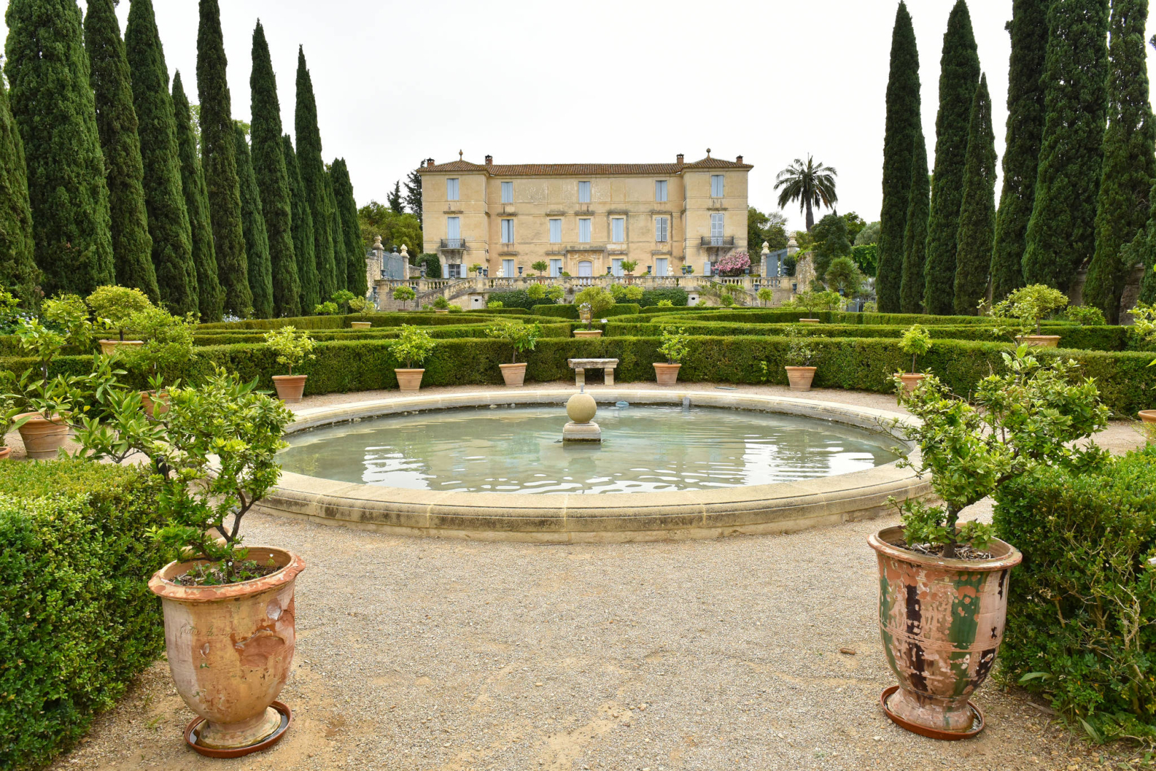 Vue des jardins du château de Flaugergues