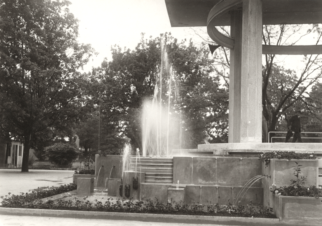 Photo ancienne de la fontaine du Kiosque