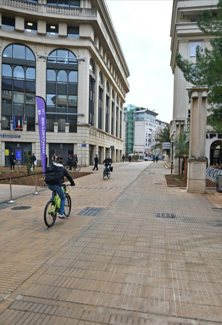 rue Léon Blum réaménagée vélos