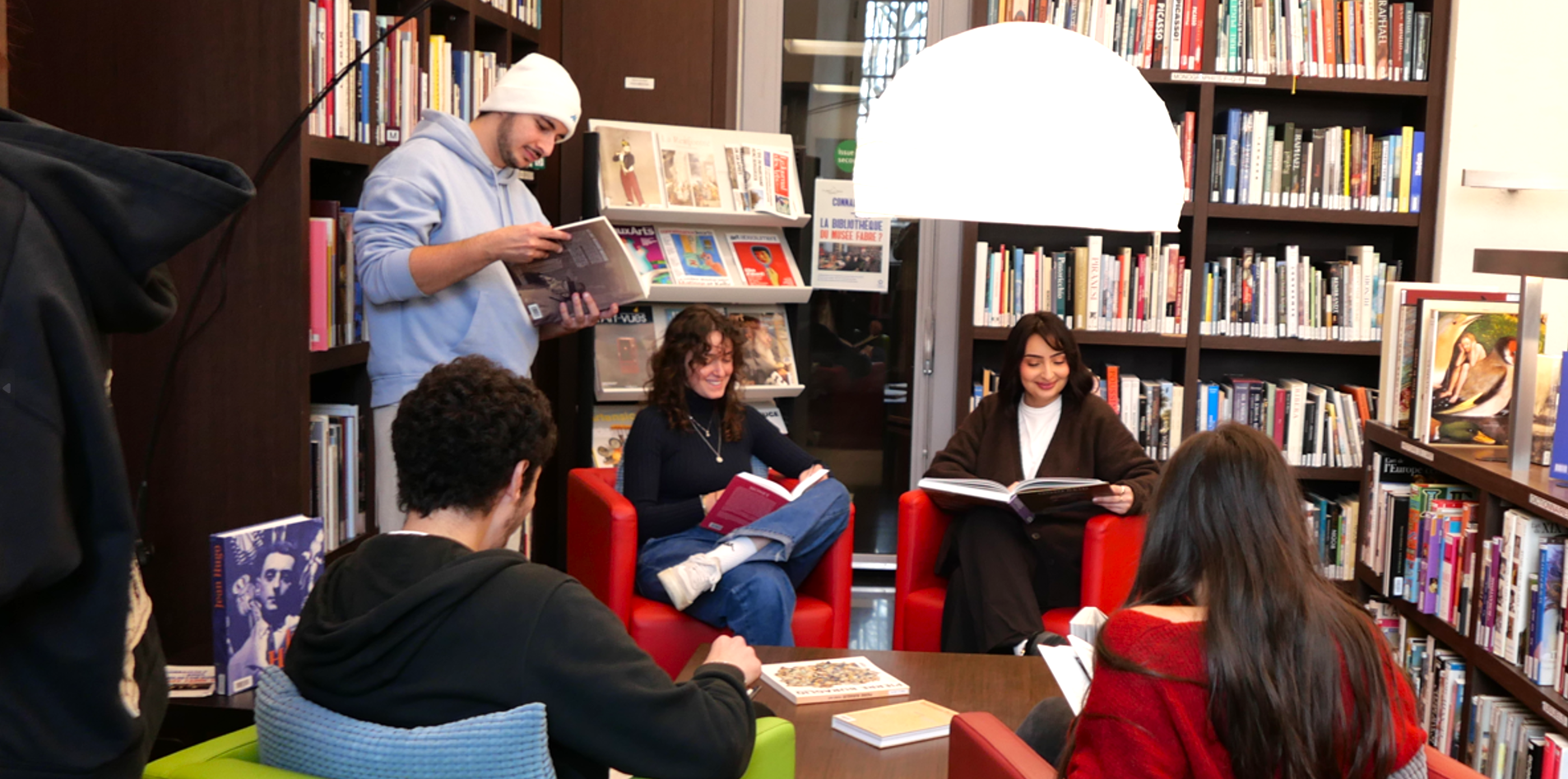 Coin lecture de la Bibliothèque avec les étudiants