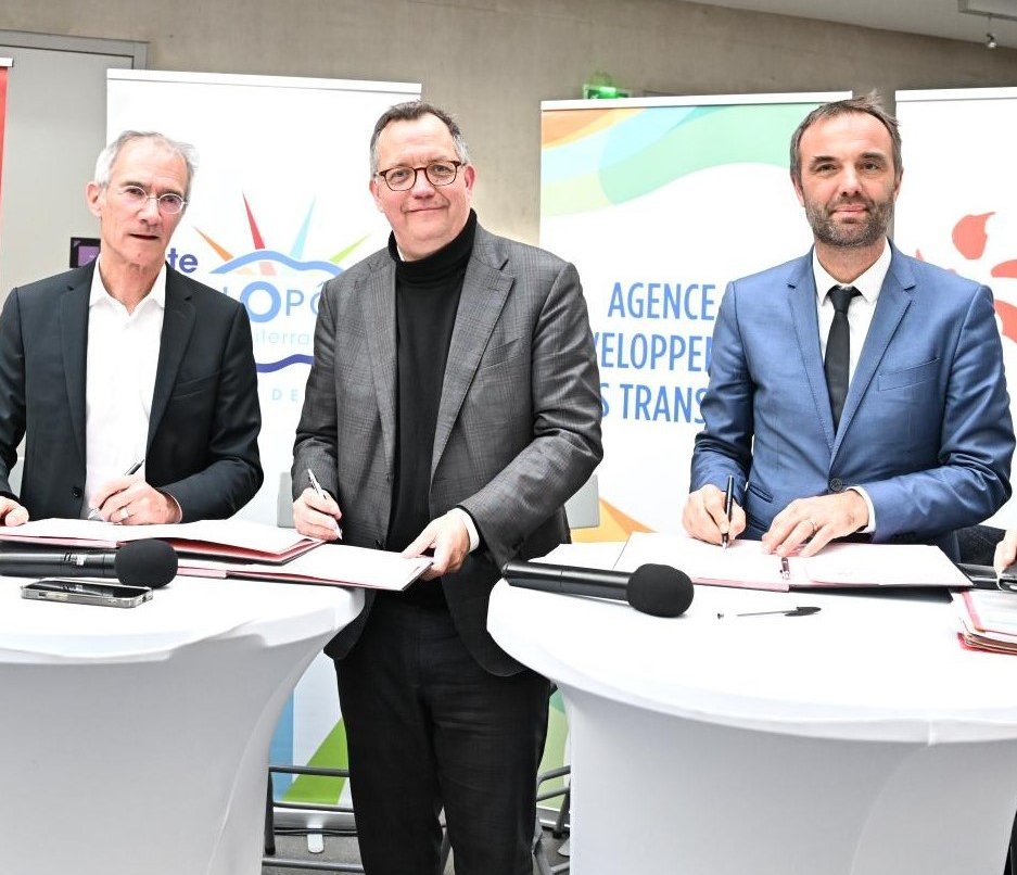 Signature de la convention au MIBI
