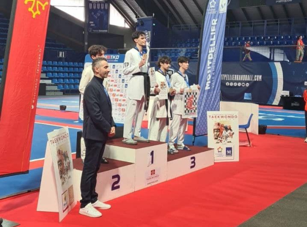les sportifs sur le podium