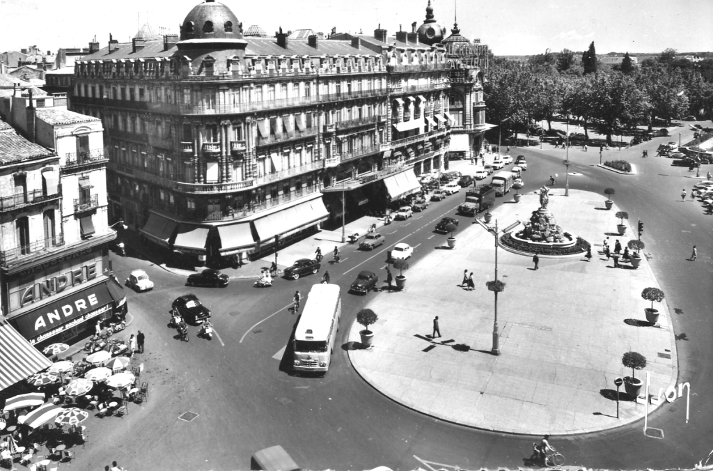 Vue de la place de l'Oeuf sur la Comédie