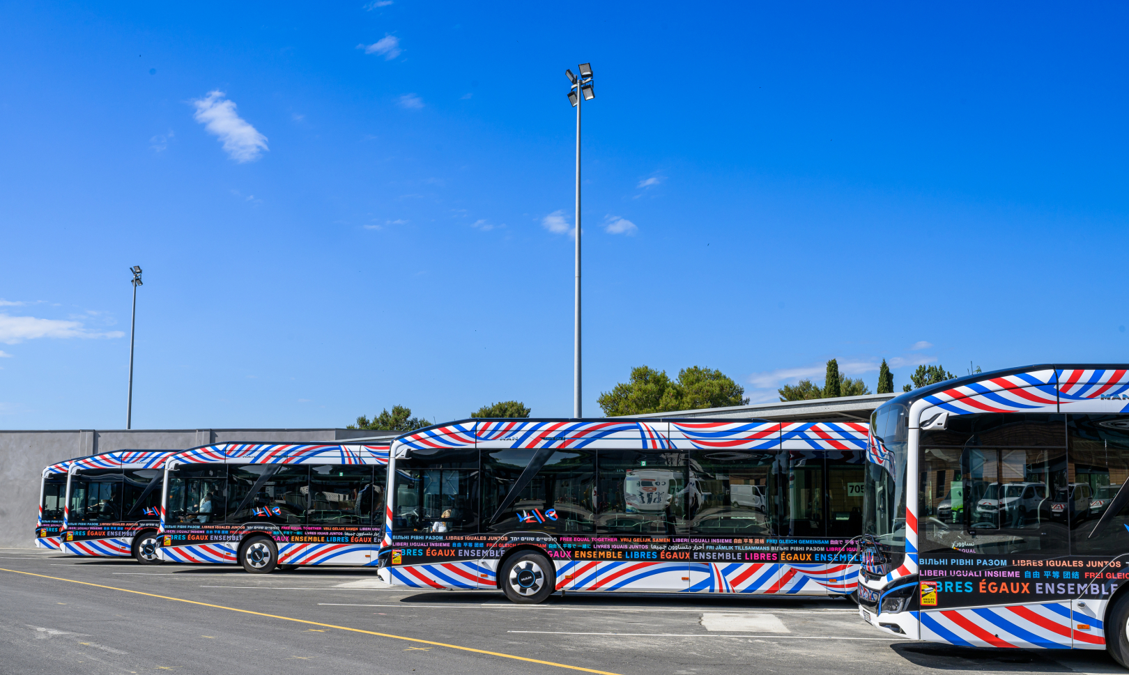 les bustram