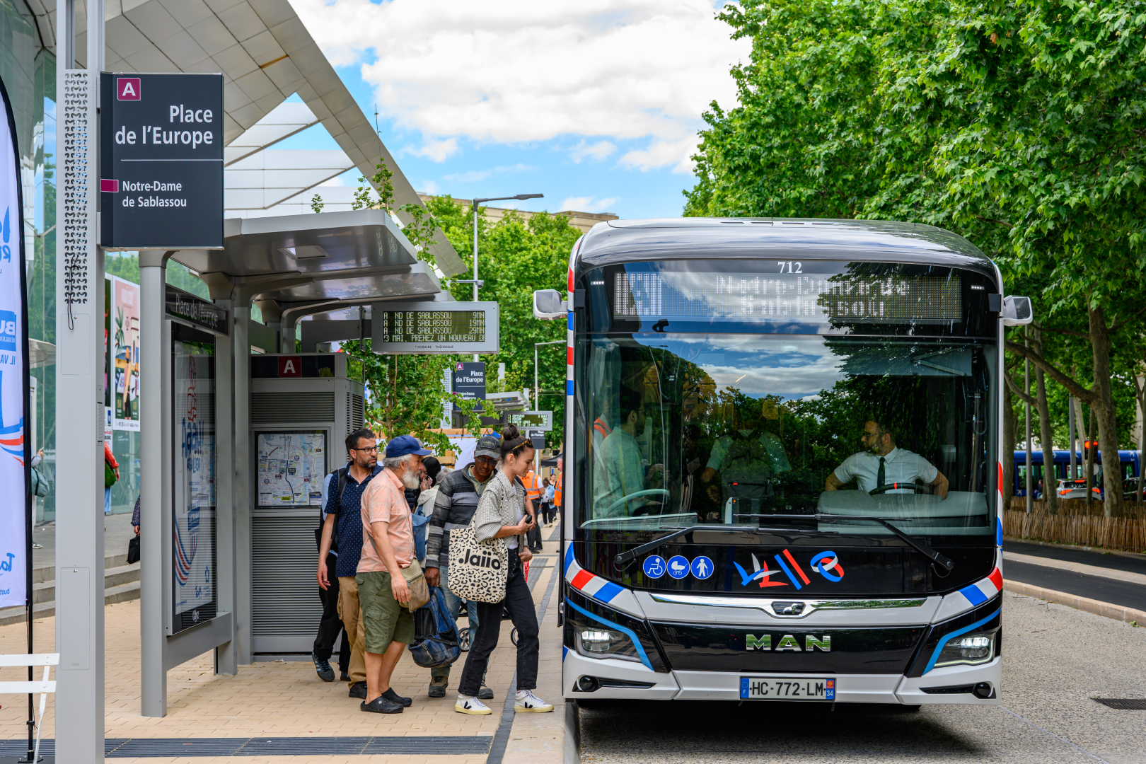 Bustram à l'arrêt