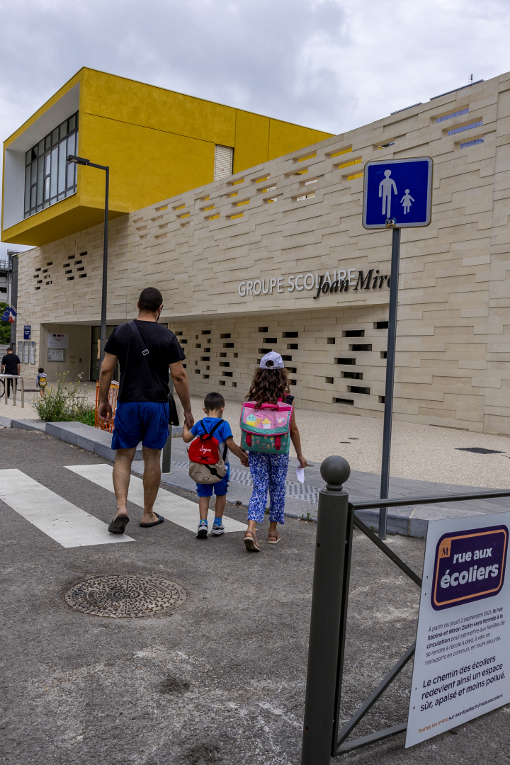 rue aux écoliers 