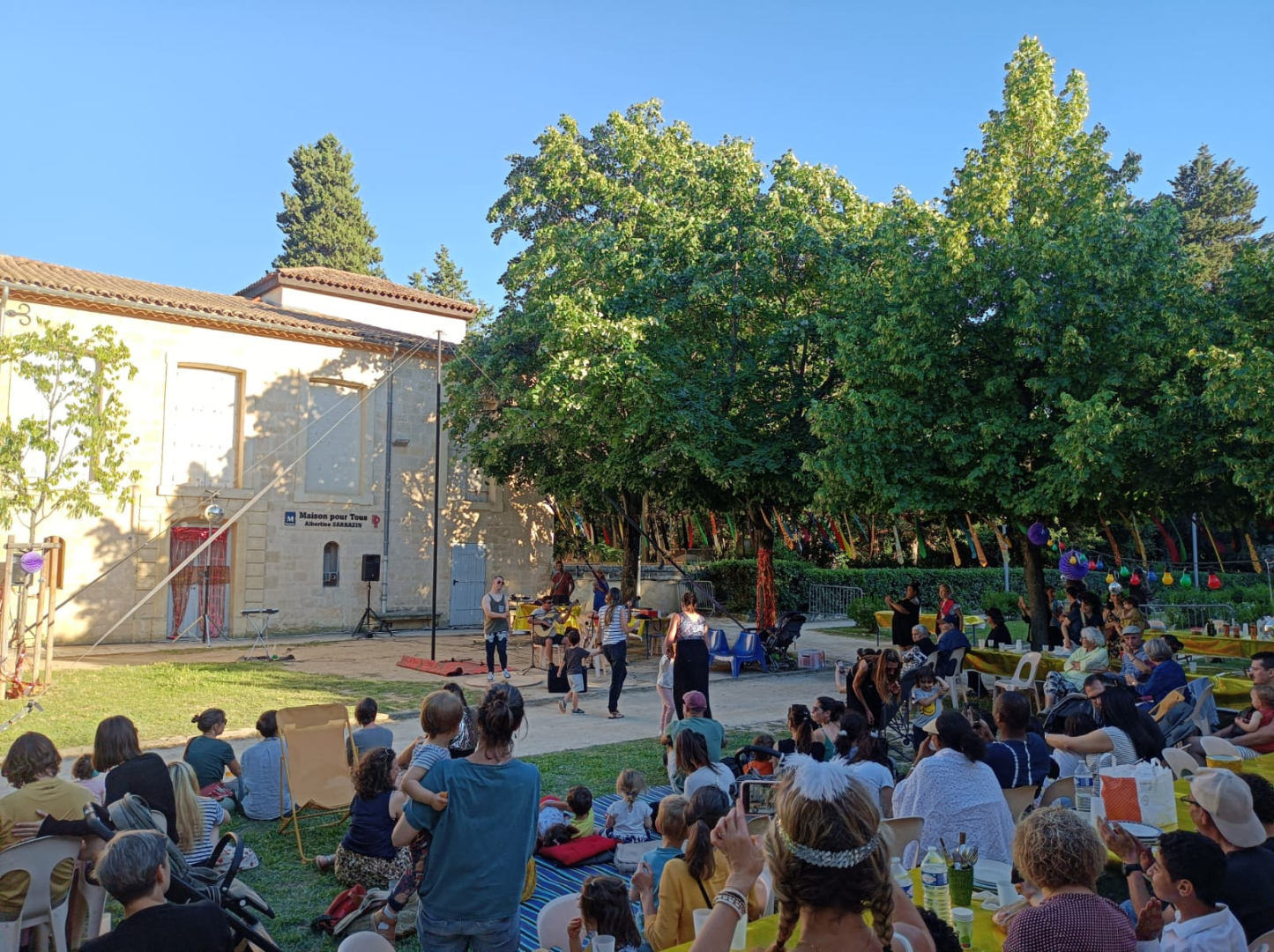 un spectacle dans le parc