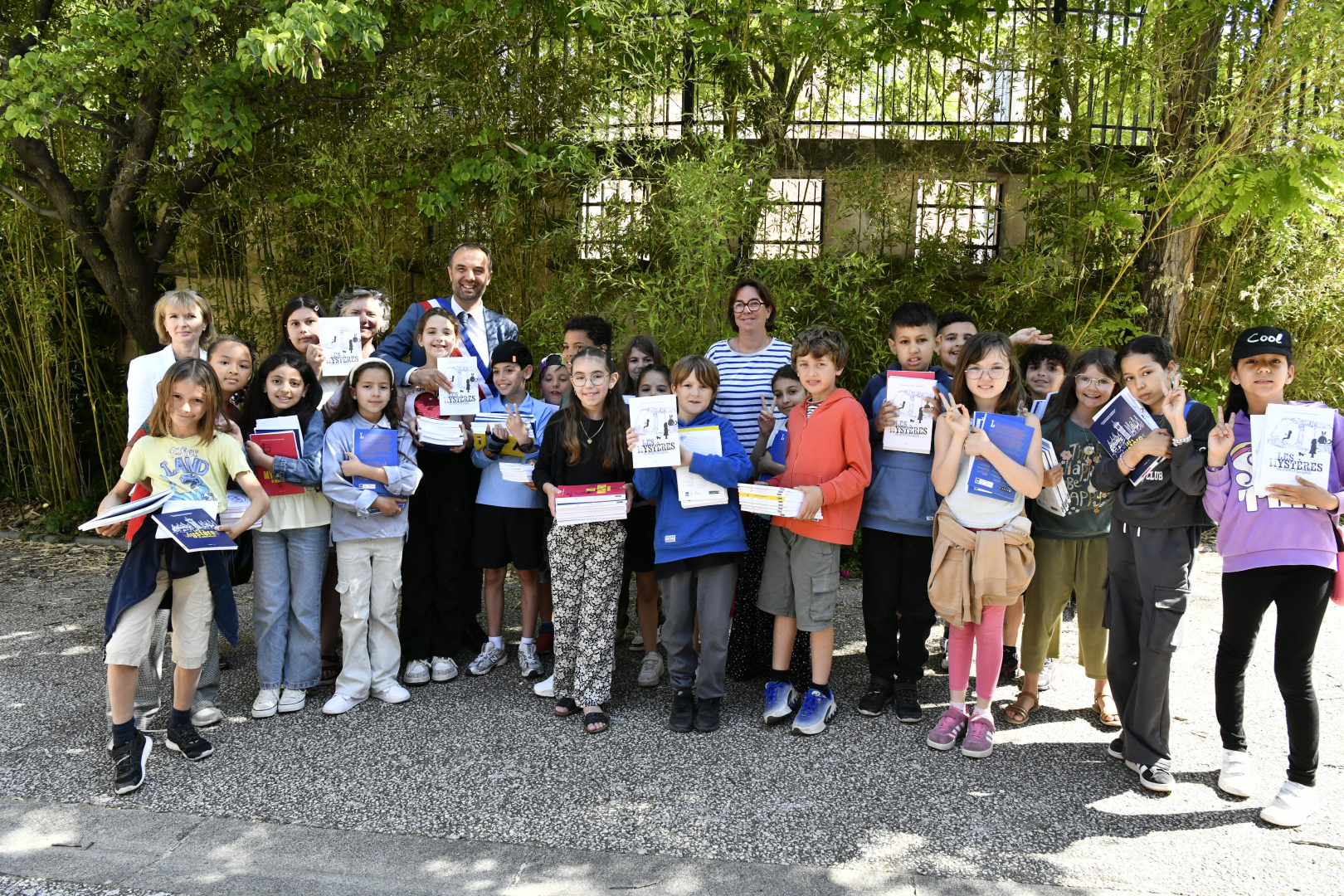 photo de groupe classe enseignants élus végétation 