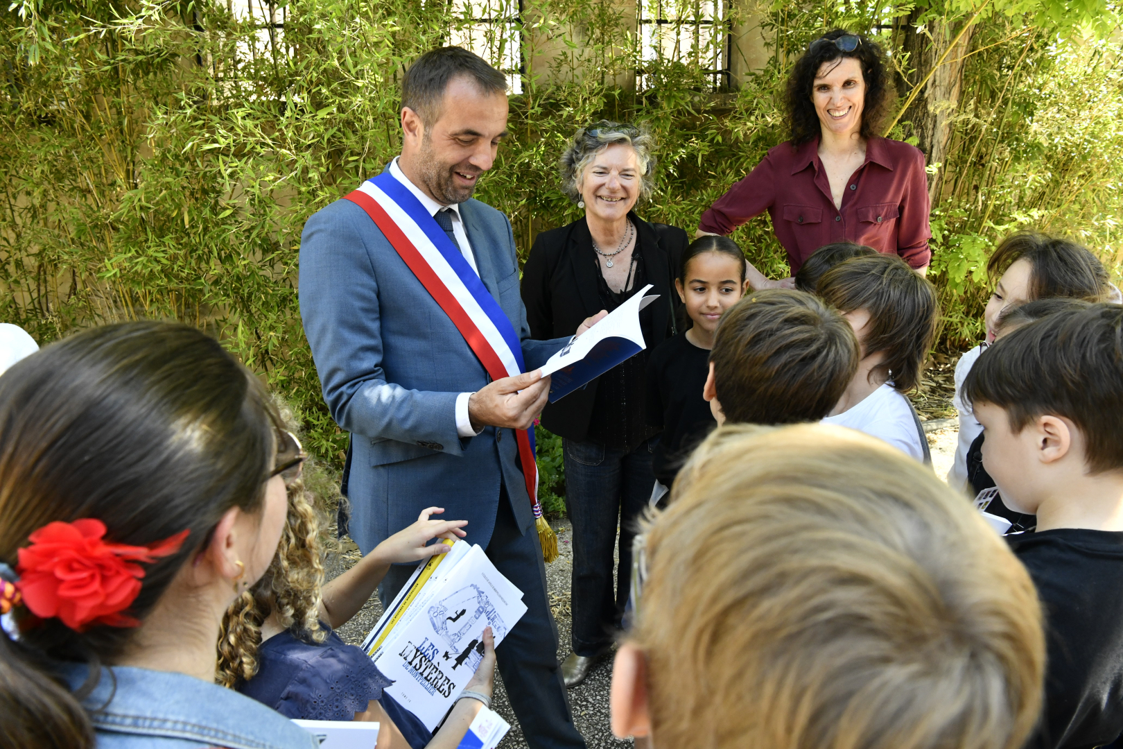 maire 1ere adjointe livre enfants enseignants végétation 