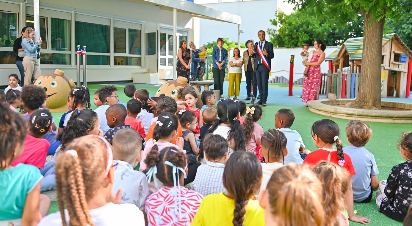 Inauguration de la cour en présence de Michaël Delafosse, maire de Montpellier