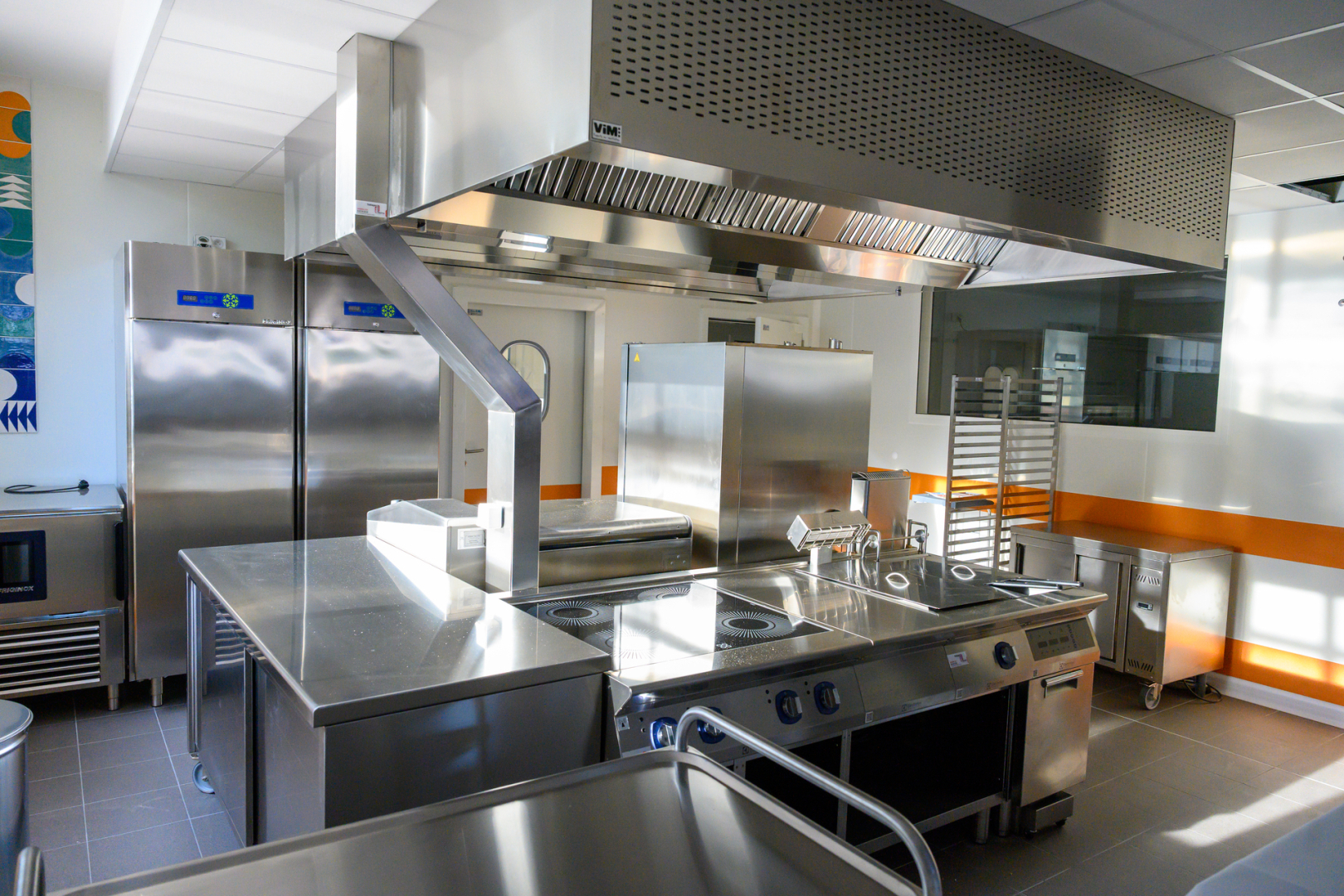 Cuisine de la cantine scolaire