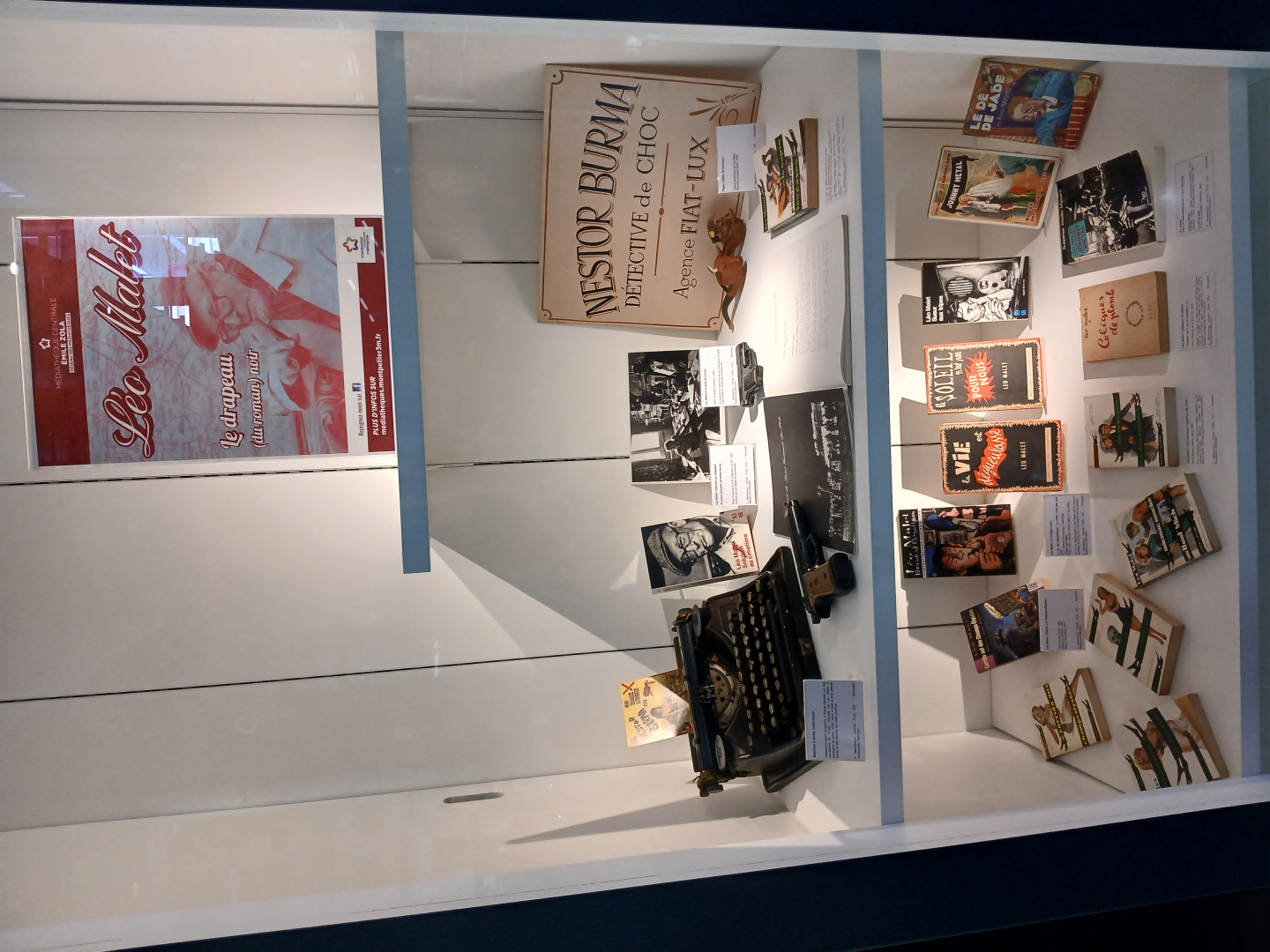 Vitrine d'exposition