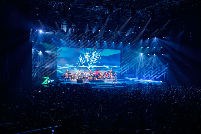 Concert d'ouverture ZEVENT 2024 scène jeux de lumières artistes 