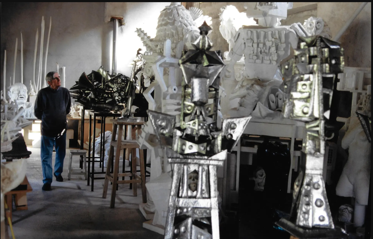 l'artiste dans son atelier 
