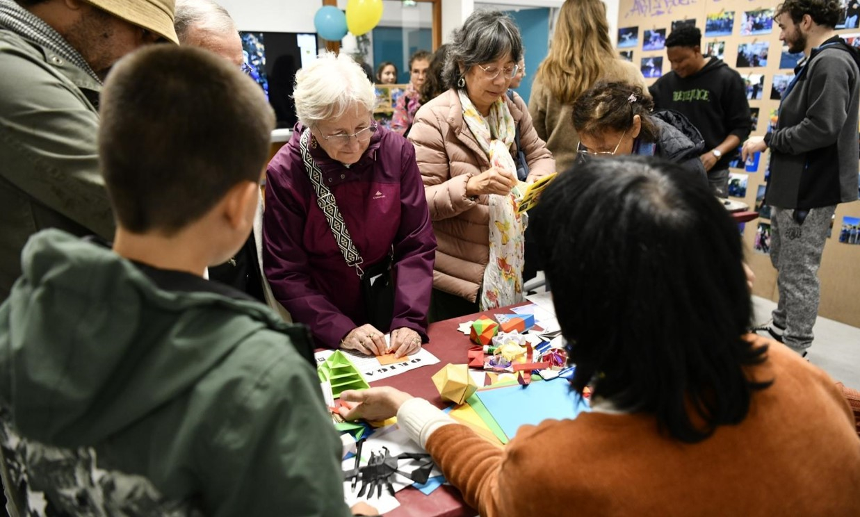 Photo intérieure atelier origami maison pour tous Albert Dubout