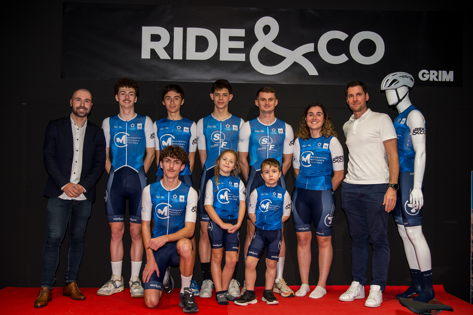 Président du club, nouveau maillots portés par des enfants, des espoirs, des femmes et des hommes, sponsor 