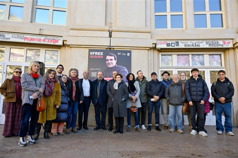 Rassemblement devant le Club de la presse