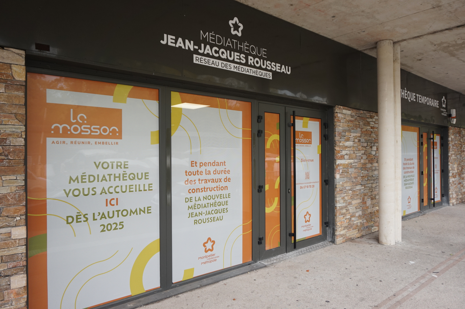 entrée de la médiathèque temporaire au 1234 avenue d'Heildelberg dans le quartier Mosson