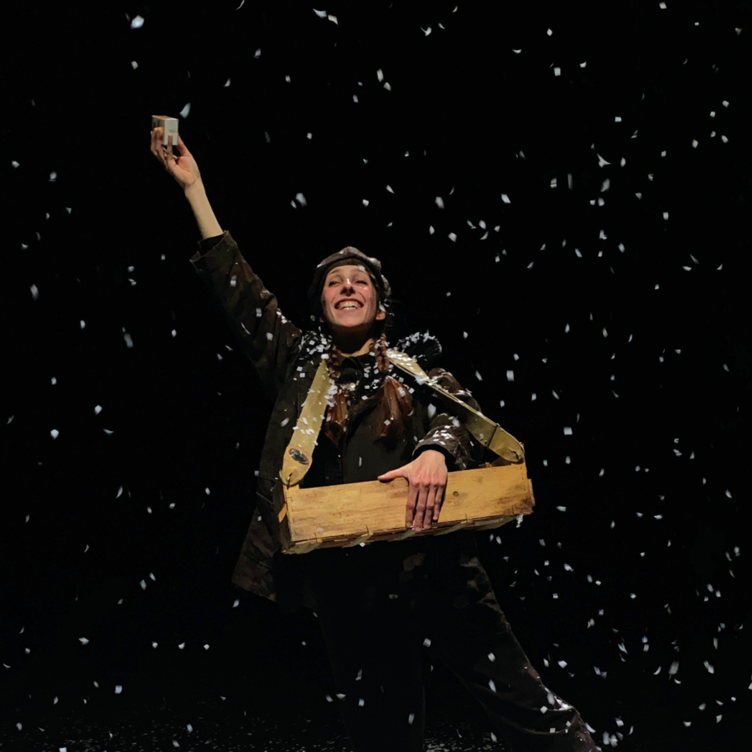 Photo du spectacle "Une étoile filante", la petite fille aux allumettes