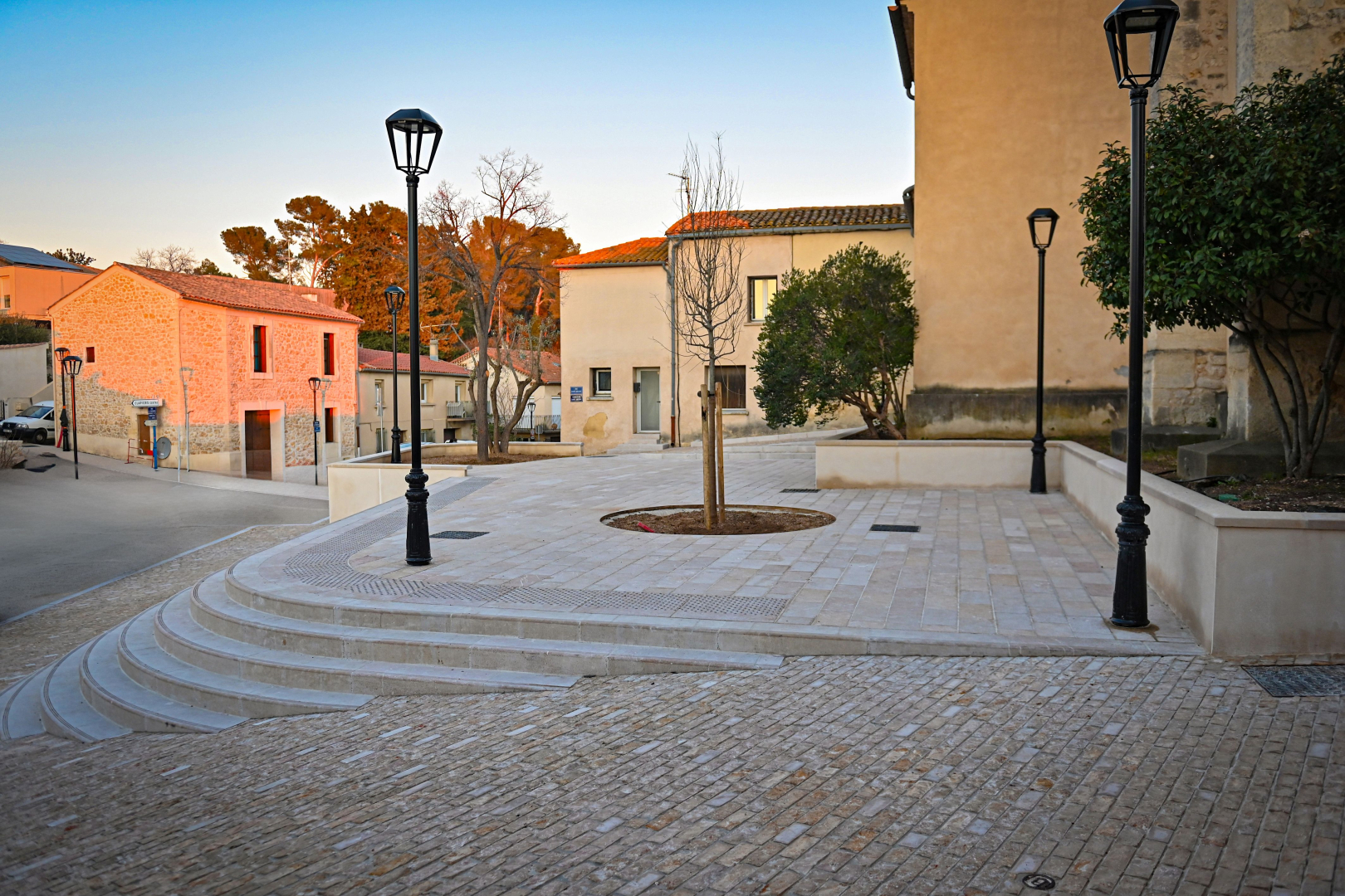 Place &eacute;glise Clapiers