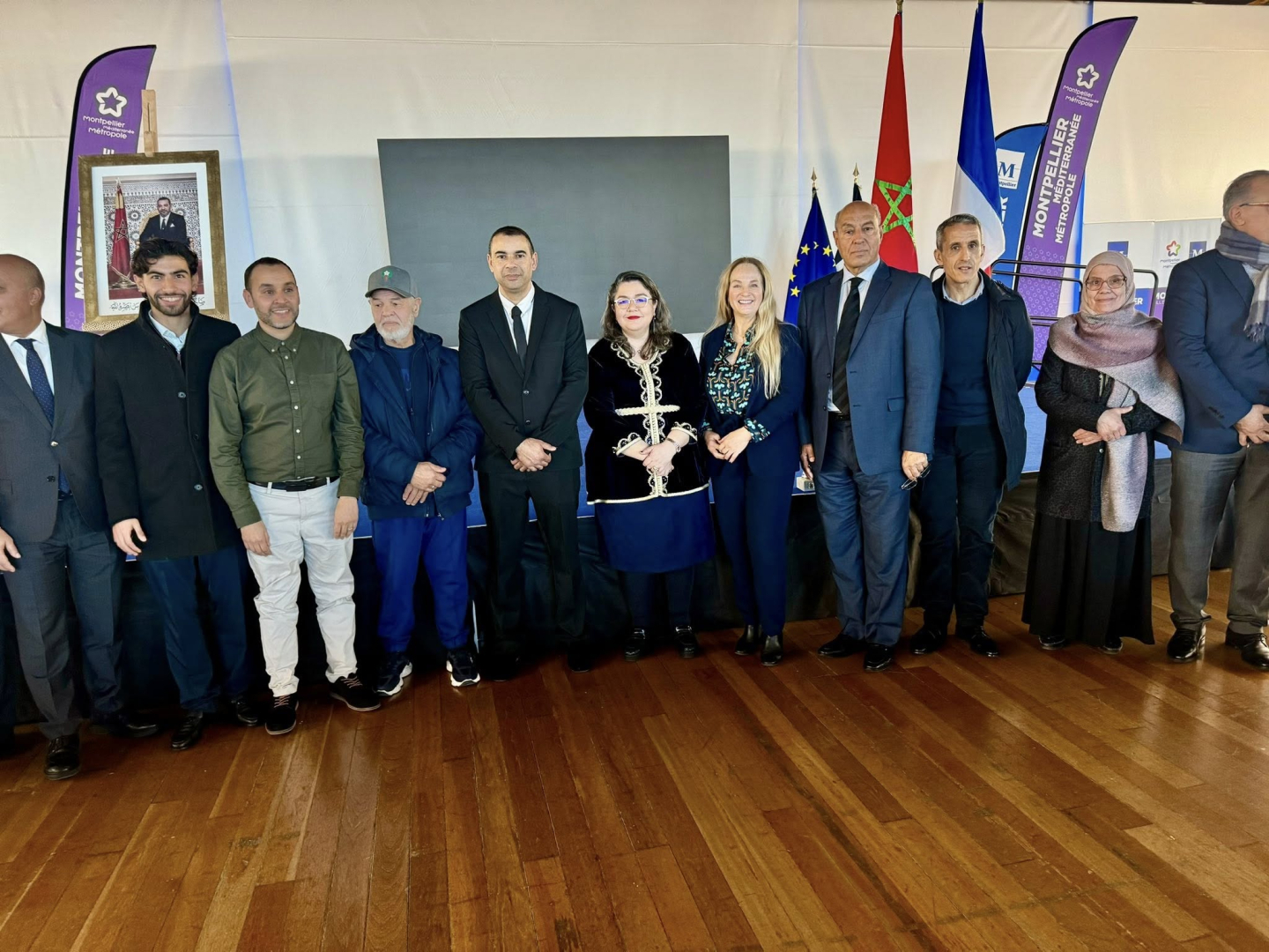 Photo de groupe avec Mme la consul