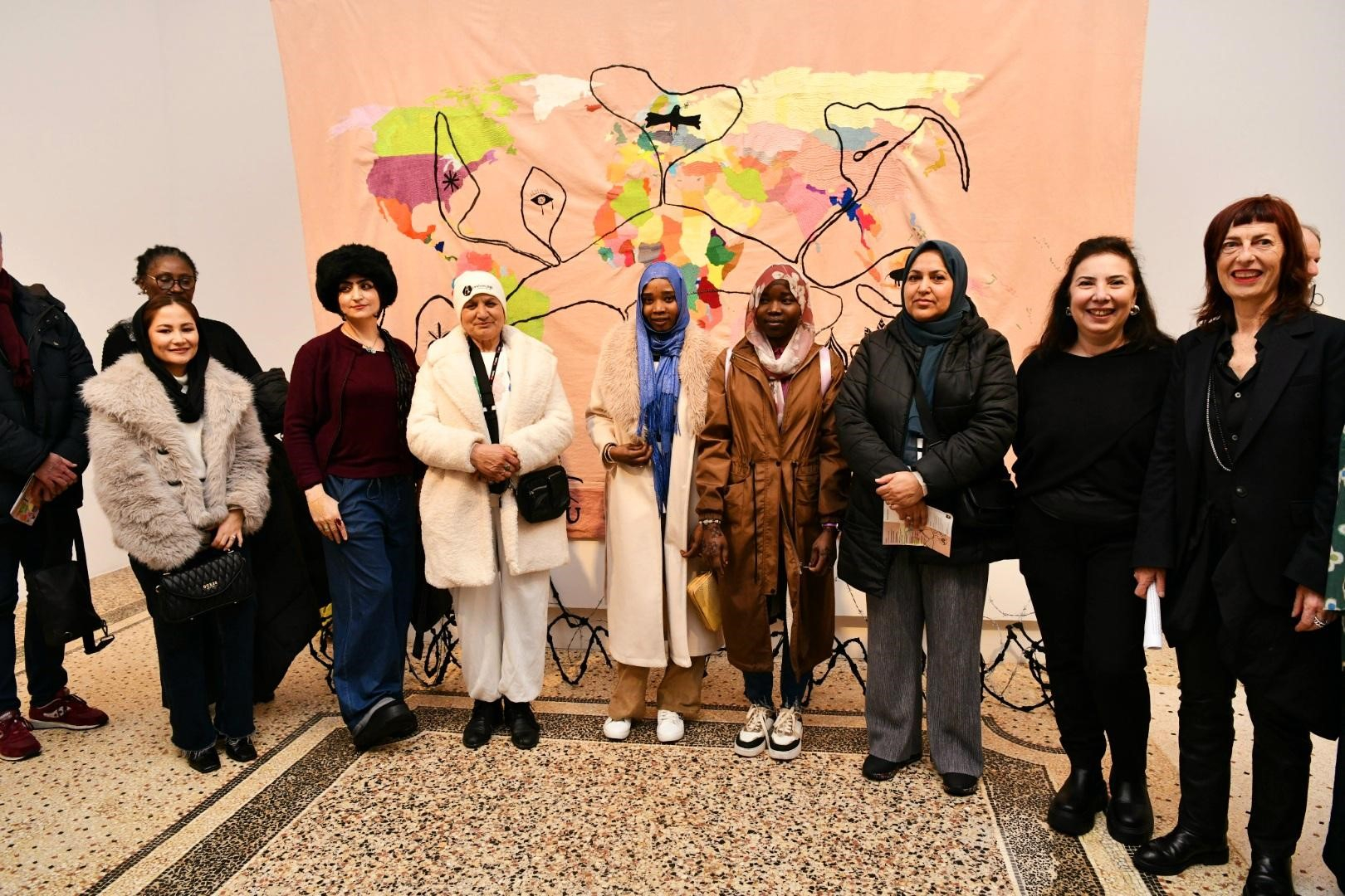 Christine Masdureau et le groupe de femmes qui ont participé à l'atelier collectif