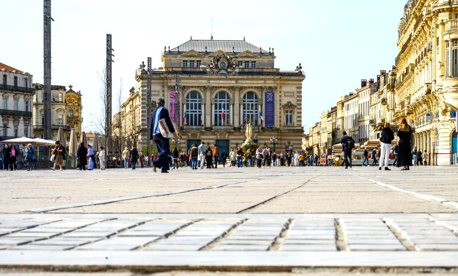 Vue de la Comédie à ras de sol