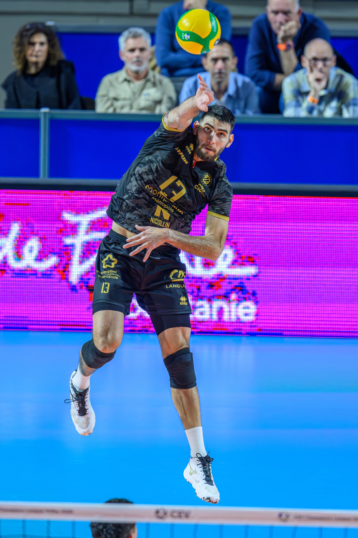 Ezequiel Palacios au service 